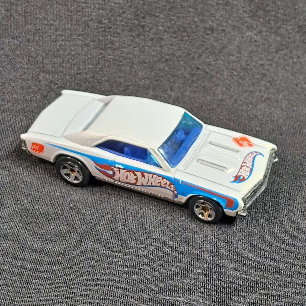 Hot Wheels‎ 67 White Chevelle SS 396 Racing Toy Car